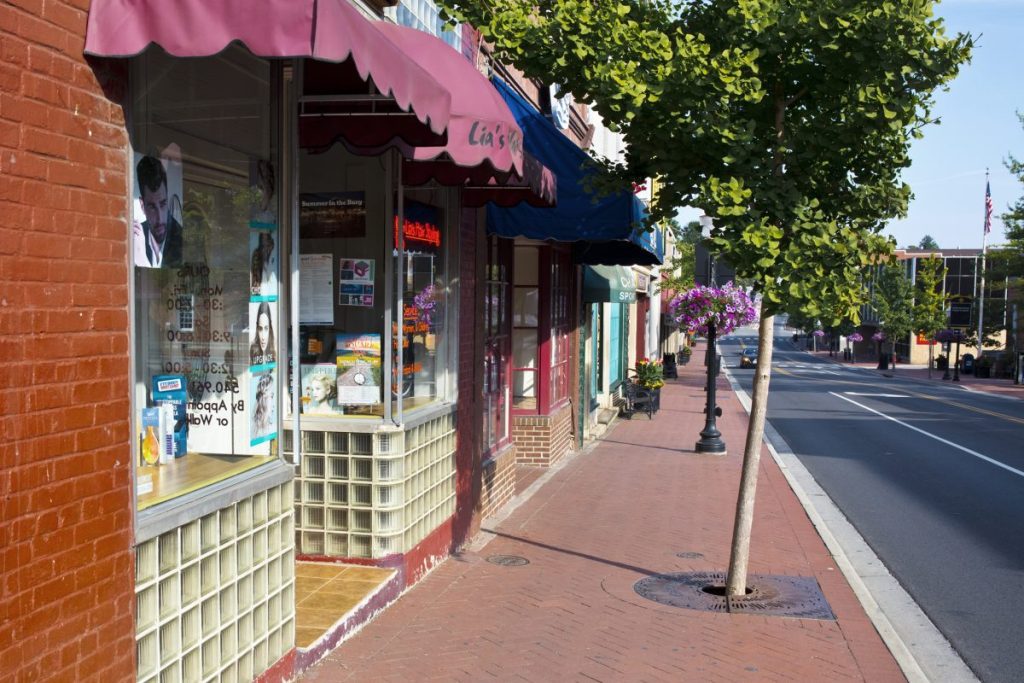 Virginia's new river valley, new river valley, shopping, quality of life, town, downtown, shop local, small business