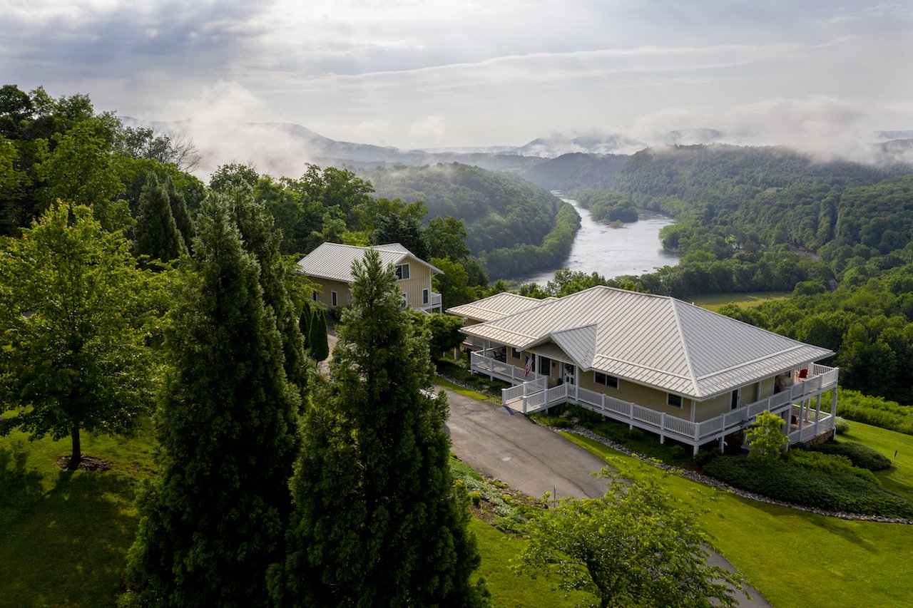 romantic getaway; new river valley; giles county; inn at riverbend