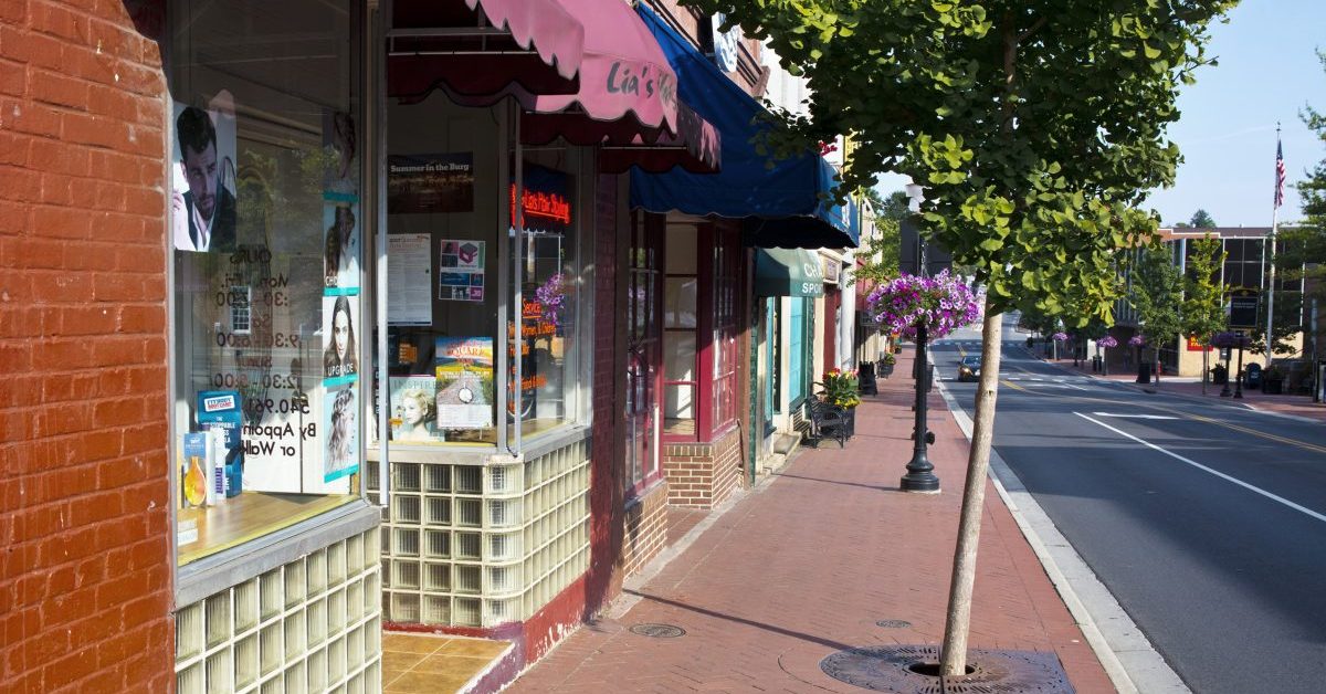 Virginia's new river valley, new river valley, shopping, quality of life, town, downtown, shop local, small business