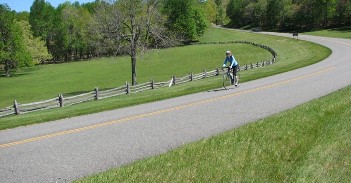 biker-blue-ridge-parkway