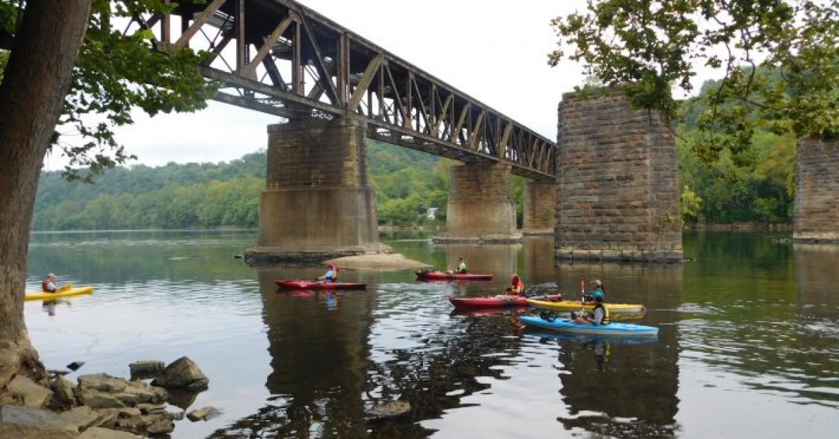 canoes-at-shelter-3-small-710x375